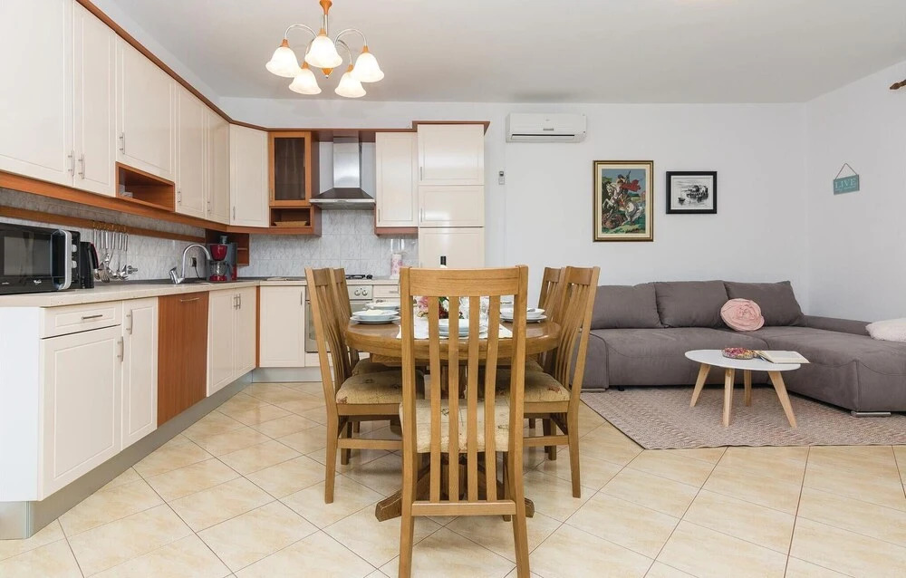 Nice Home in Vrsi With Wifi and 3 Bedrooms