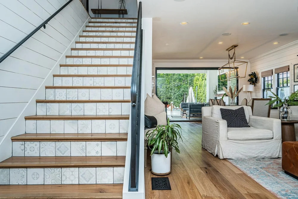 Spacious 5 BR Near Heart of South Park