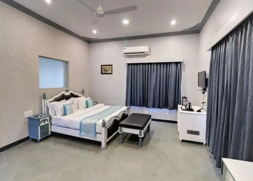 Keshav Resort