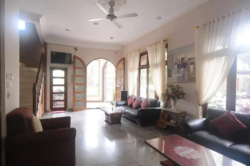 Urbanview Hotel Villa Surya Bandung