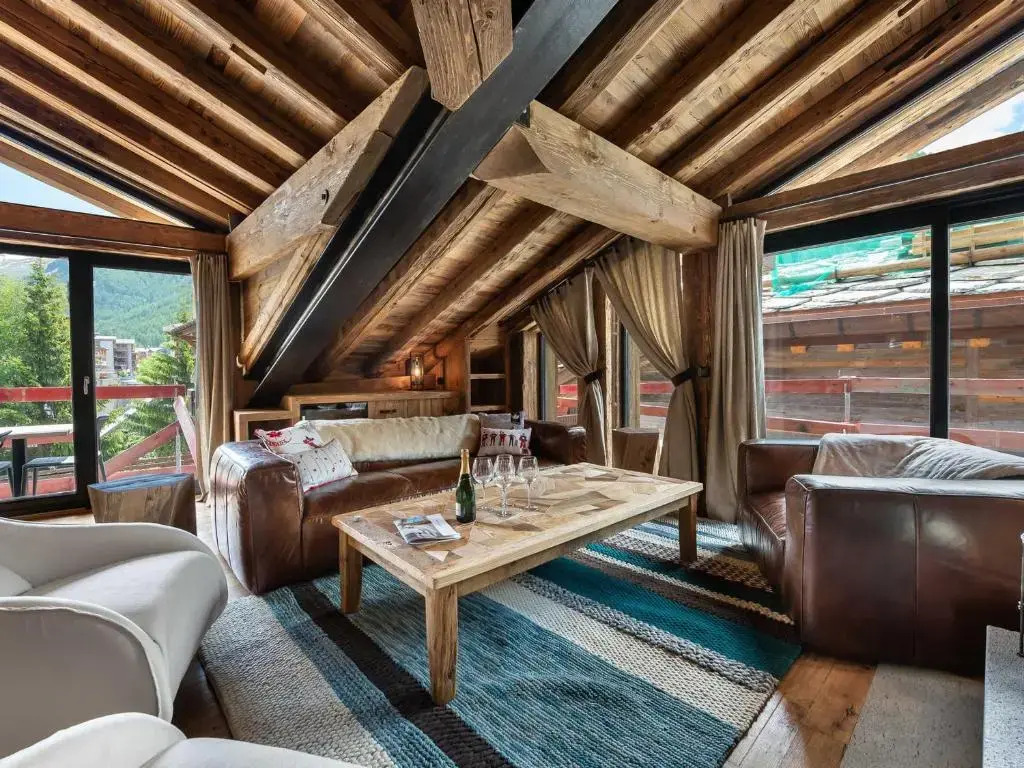 Chalet luxueux avec 5 chambres, hammam, cheminée et grande terrasse au cœur de Val dIsère - FR-1-567-34