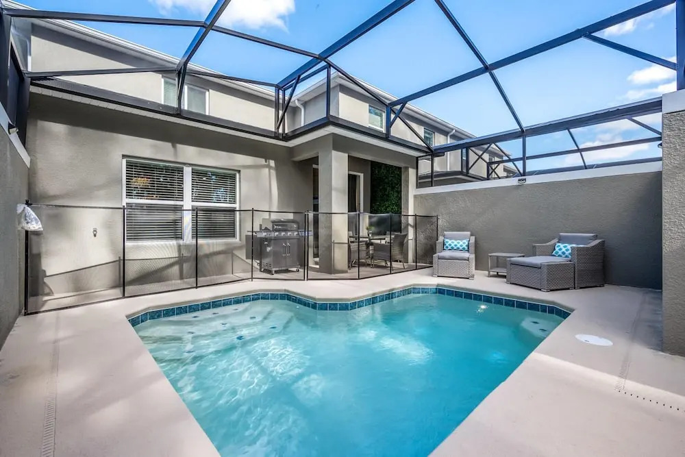 Luxury Chic Modern Home Prime Location