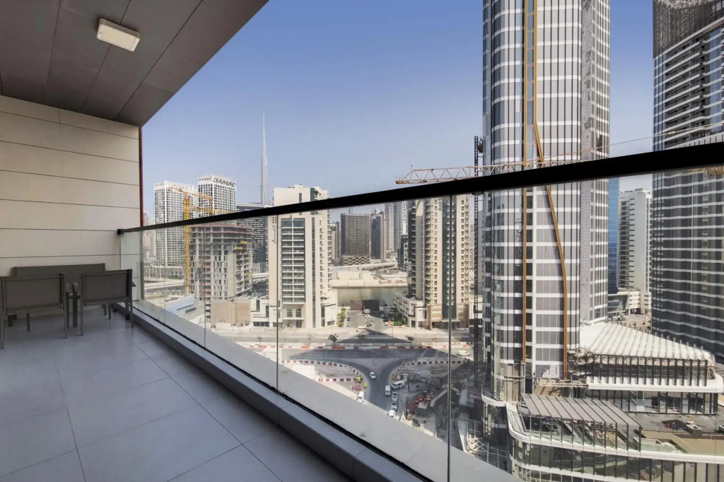 Business Bay - Vezul Residence 1301