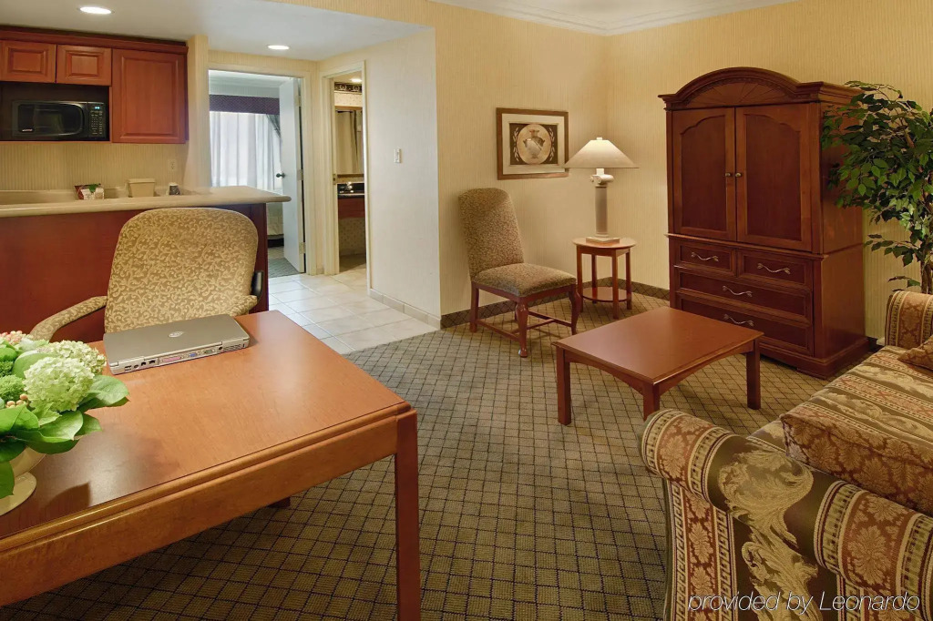 Holiday Inn & Suites Oakville at Bronte by IHG