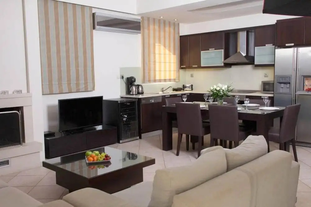 Melitini in Souda With 7 Bedrooms and 6 Bathrooms