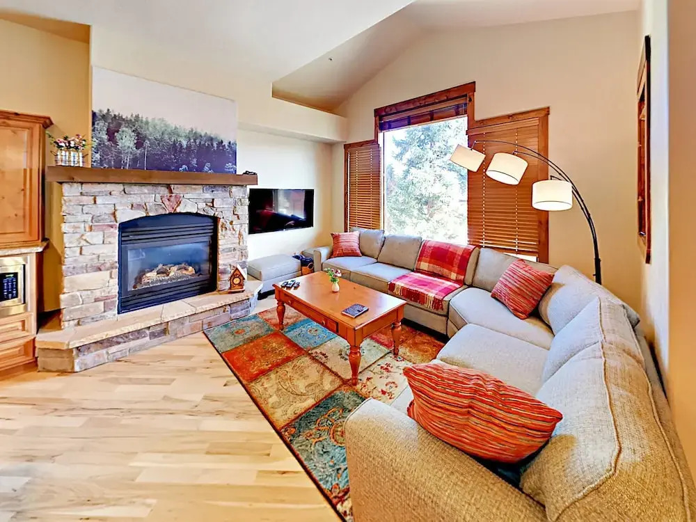 965 Bear Trail Townhouse 3 Bedrooms 3.5 Bathrooms Townhouse