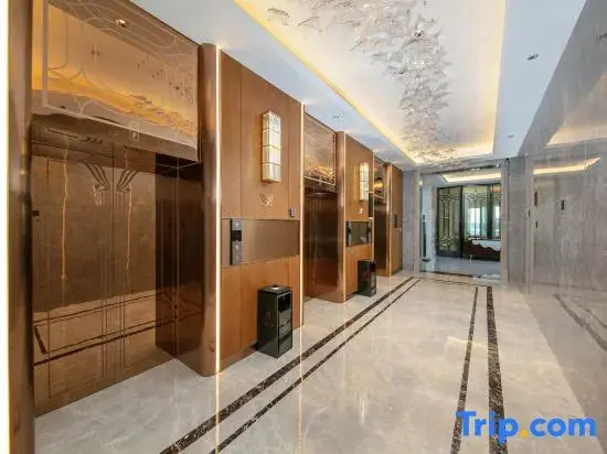 Vienna International Hotel （Hami High speed Railway Station Store）