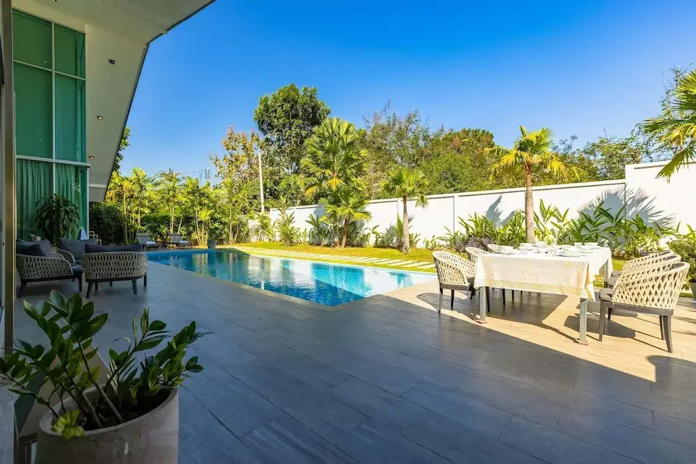 Large Private Pool Villa with 7 Bedrooms 7B