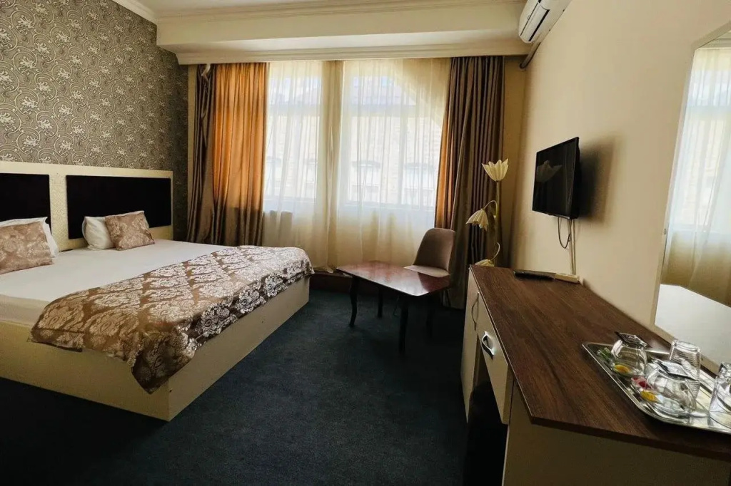 Отель A&H Baku Center Inn