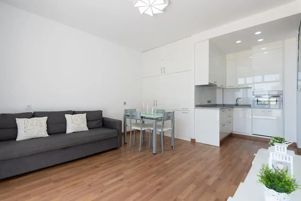 Great Balcony Apartament, Beach Views, Wifi