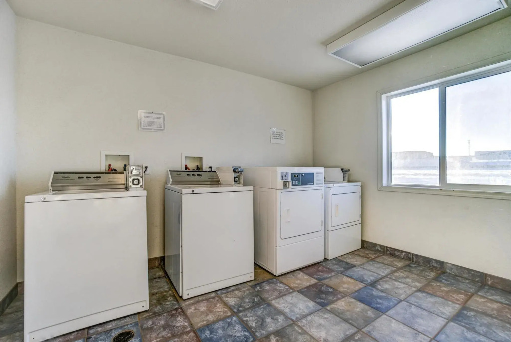 Motel 6-Grande Prairie, AB