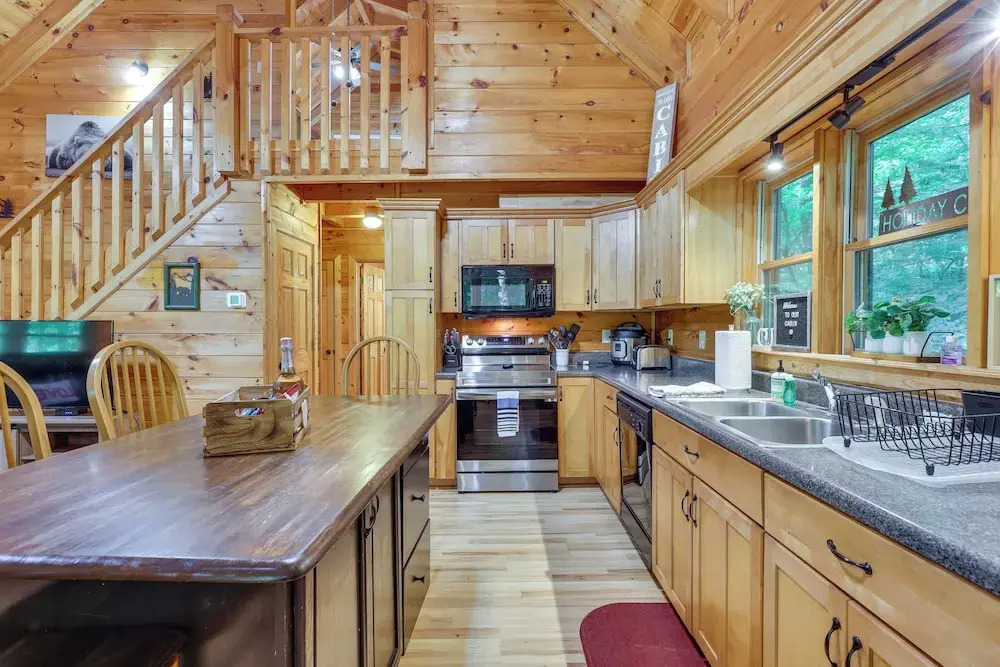Riverfront Ellijay Cabin w/ Deck + Pool Access!