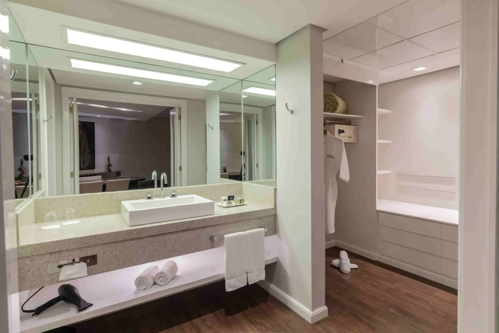 Hotel Deville Prime Porto Alegre