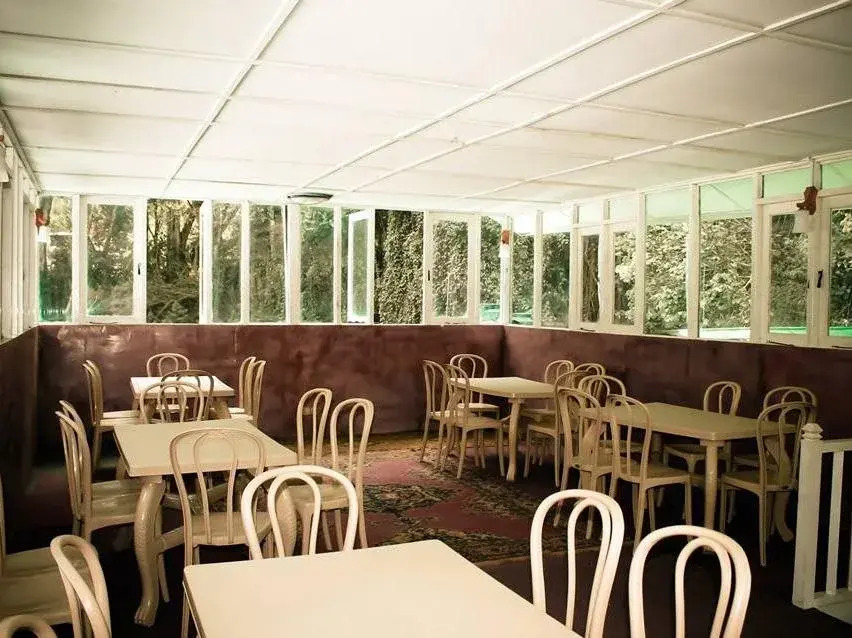Surrey Bird Sanctuary & Holiday Resort