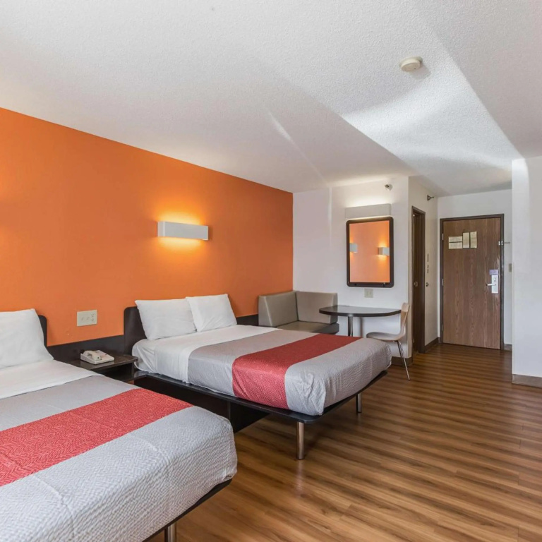 Motel6 Omaha, NE - Central