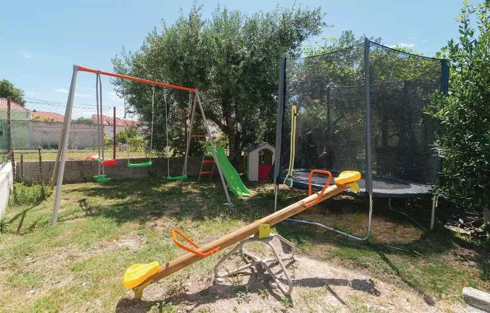 Awesome Home in Kastel Stari With Wifi and 3 Bedrooms