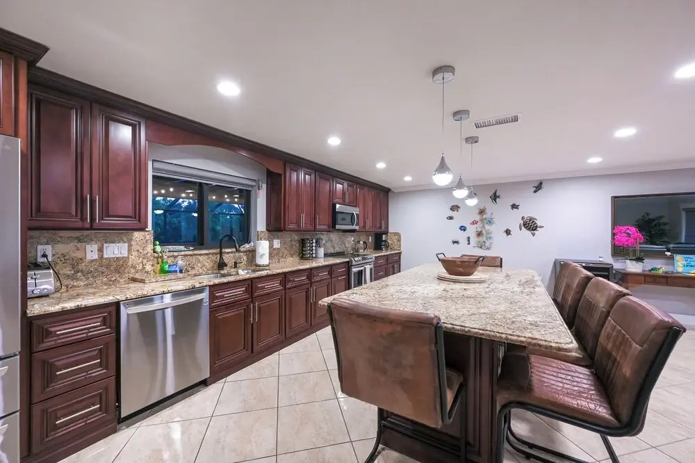 Tropical Naples Hideaway - 1 Mi to Beaches!