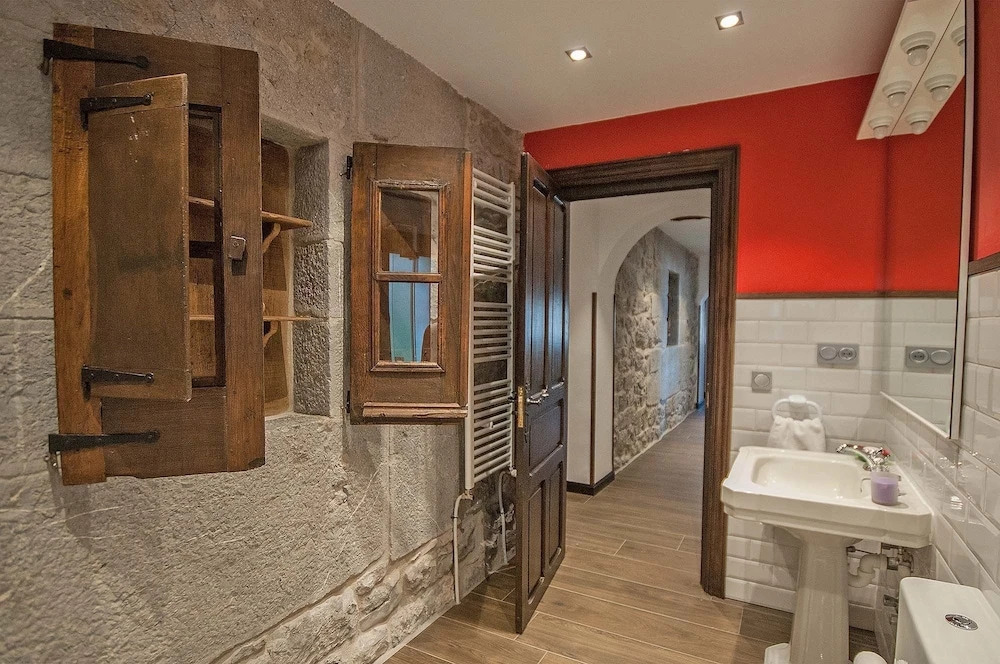 Casa FamiliarArtola Etxea San Sebastian-Pamplona-Bilbao