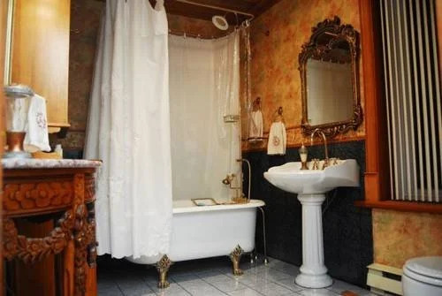 Au Petit Chateau