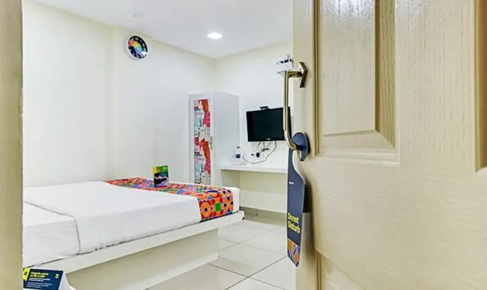 Fabhotel The Brown Tree