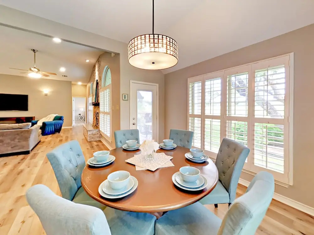 Dripping Springs Home 4 Bedrooms 2 Bathrooms Home