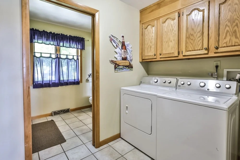 Sandy Shores - 4 Br Home