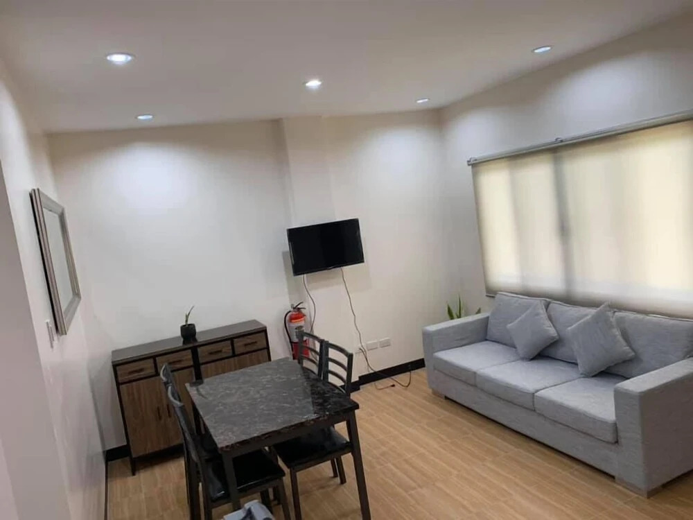 Tatay Sesengs Apartment