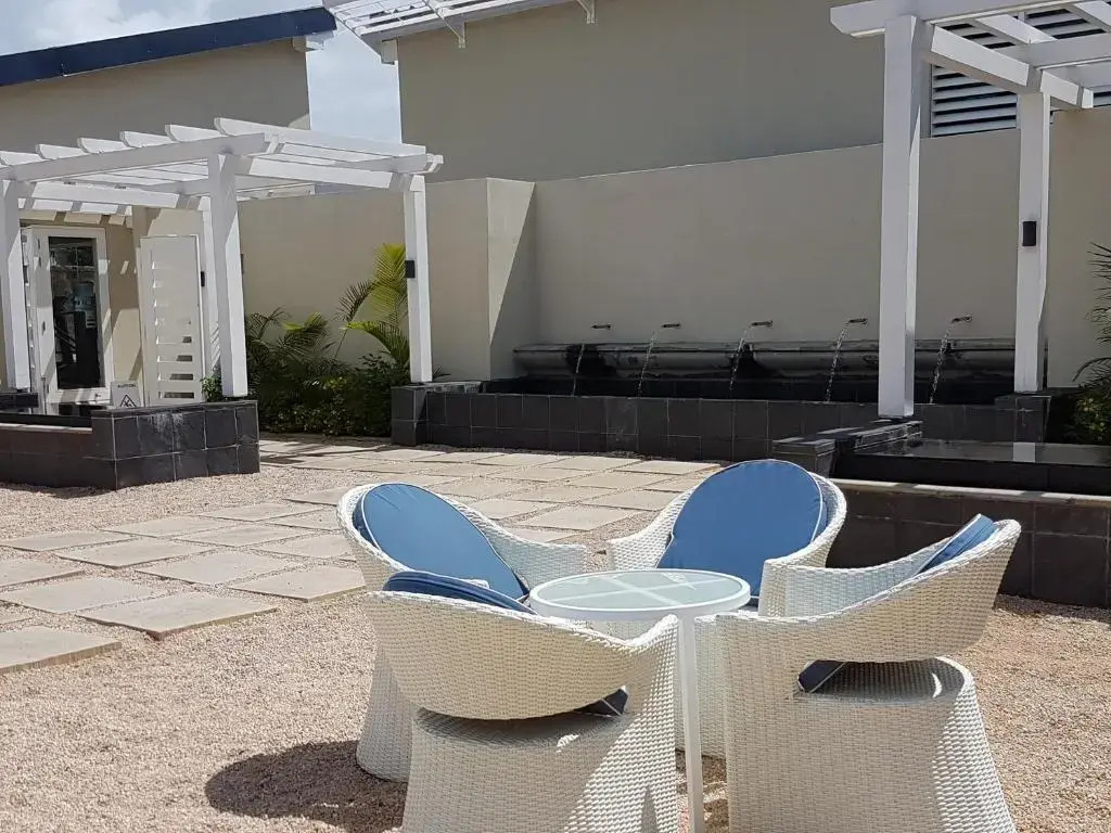 Azuri Apartment Beach and Pool