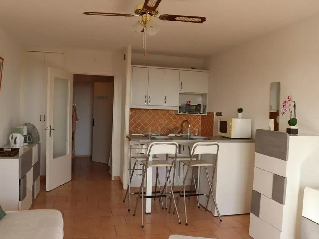 Studio Cavalaire-sur-Mer, 1 pièce, 4 personnes - FR-1-100-119