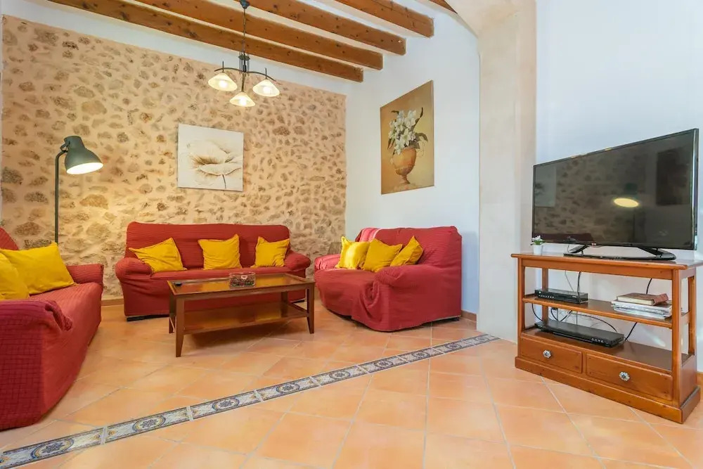 N Amera in Santa y With 5 Bedrooms and 5 Bathrooms