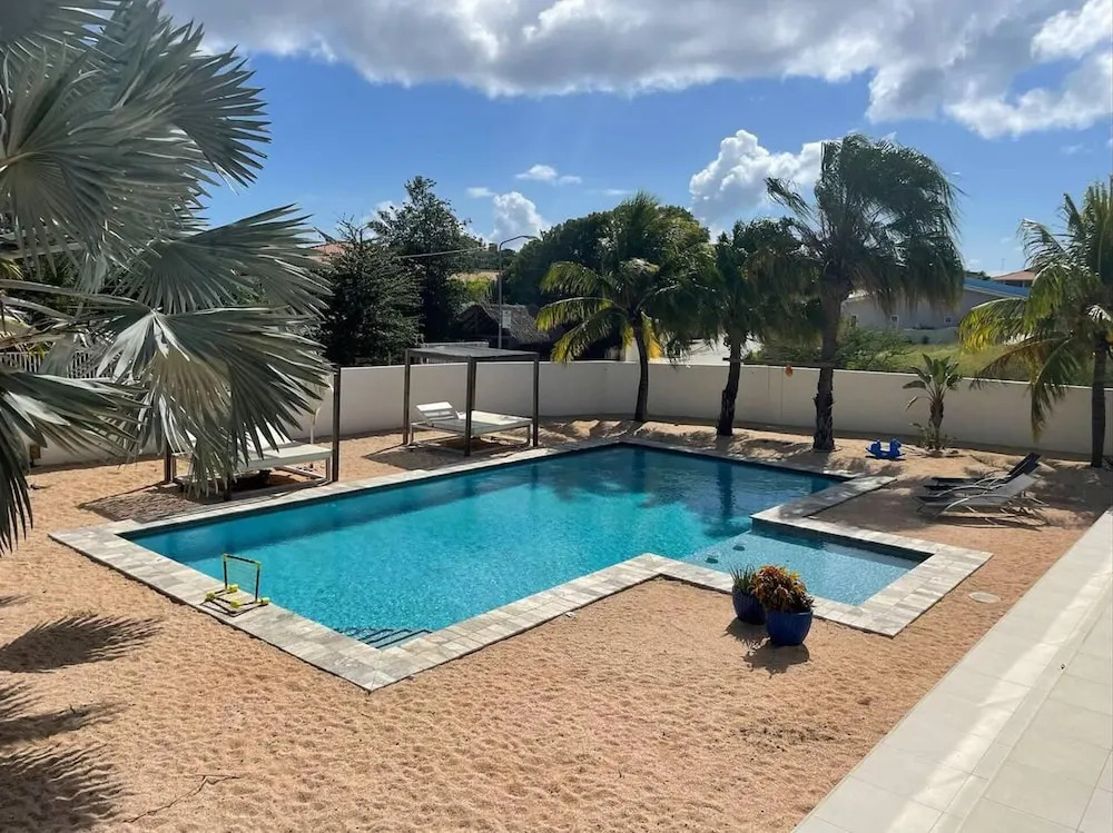 Luxury 4 bed Villa - Private Pool - Sleeps 8