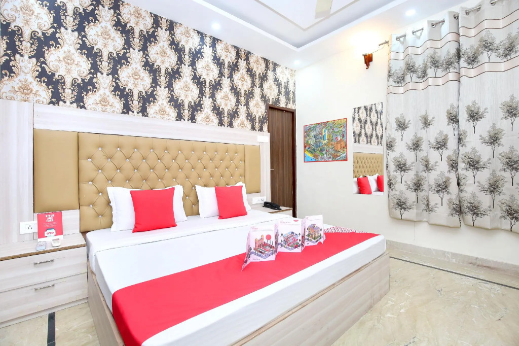 OYO 17207 Hotel Purple