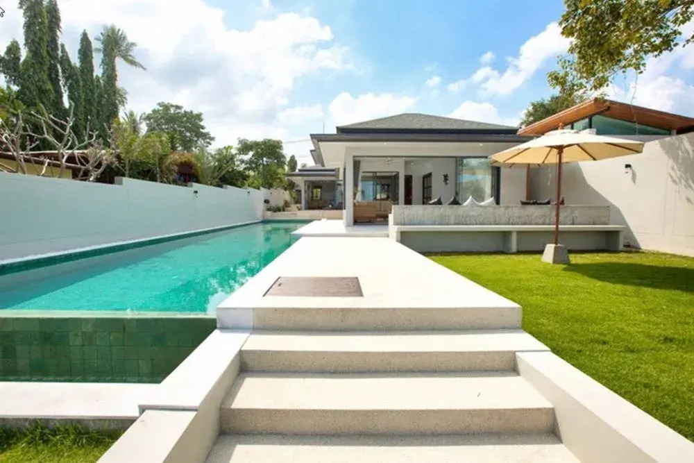 1 Bedroom Beautiful Beachfront Villa