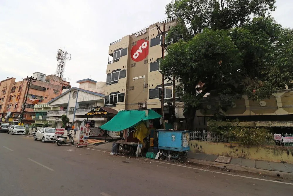 Krishna Plaza by OYO Rooms