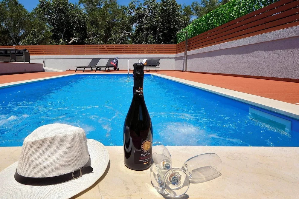 Villa Ventus Sleeps 7 with Parking