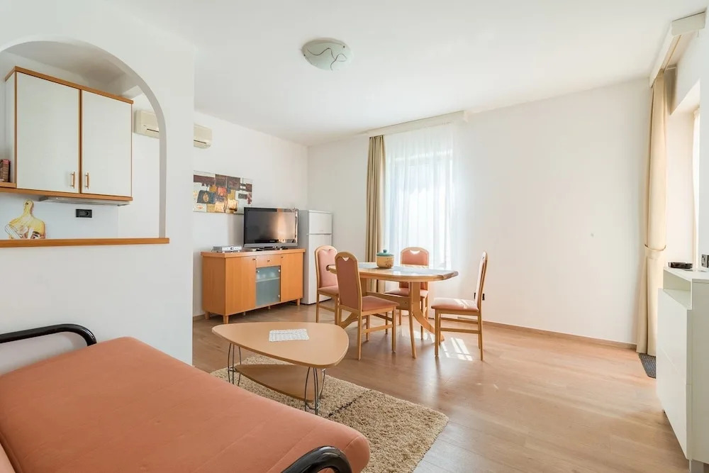 Apartment Fiorido Brown a2