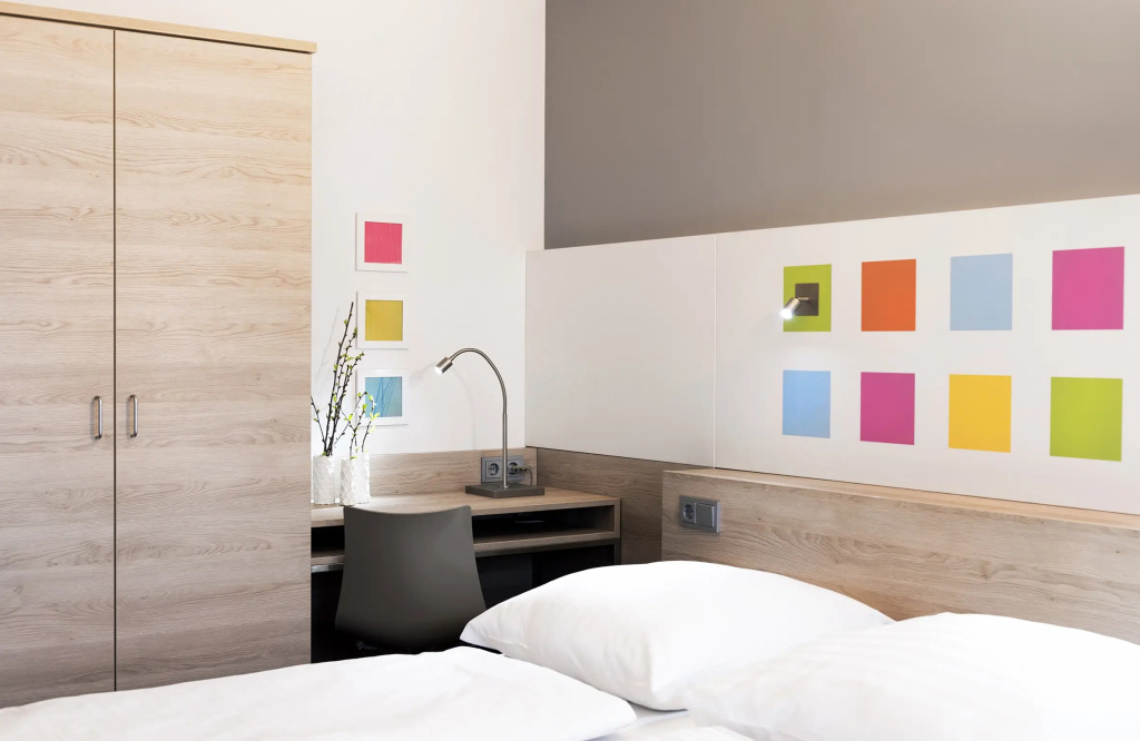 Business & Budget Hotel Tessin