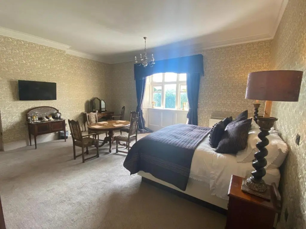Rossington Hall