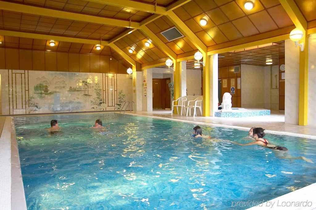 Lakeside Lodges