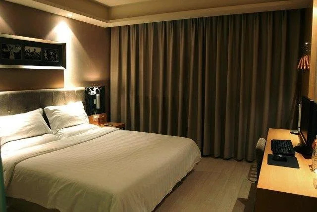 Degas Hotel Wuhan Jiefang Park Branch