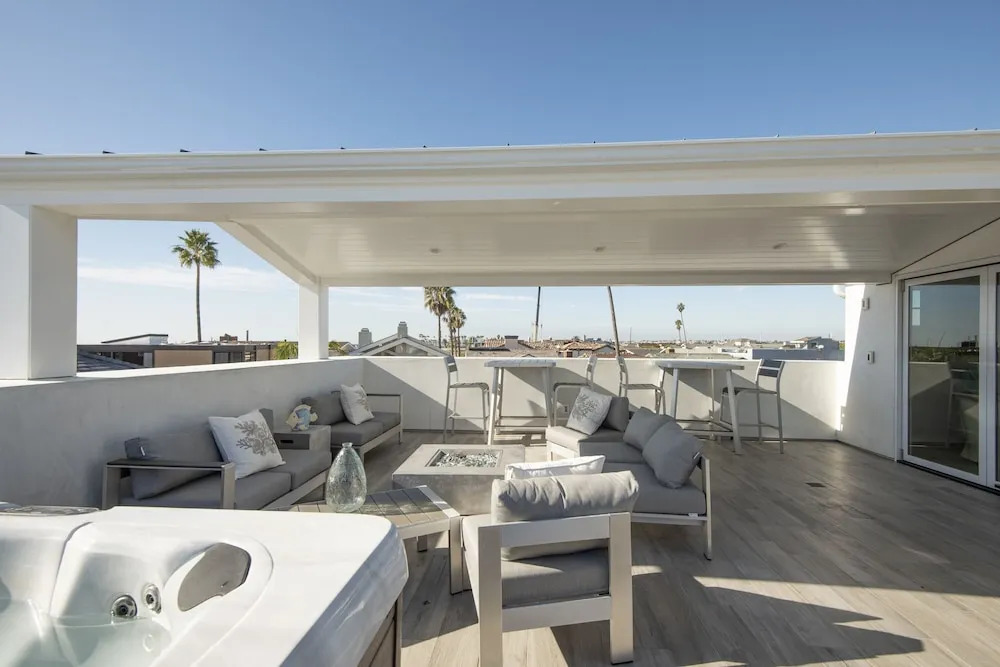 1505 E Ocean 4 Bedroom Home