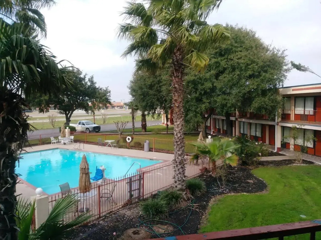 Knights Inn San Antonio near Frost Bank Center