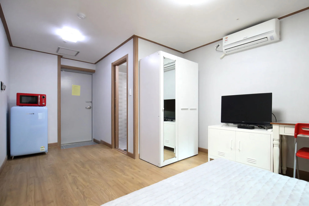 SB House