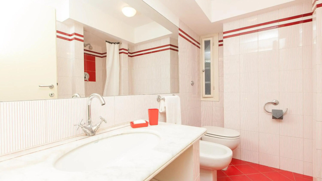 Trevi Colour- Rental in Rome