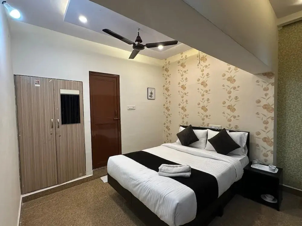 Hotel Golden Inn