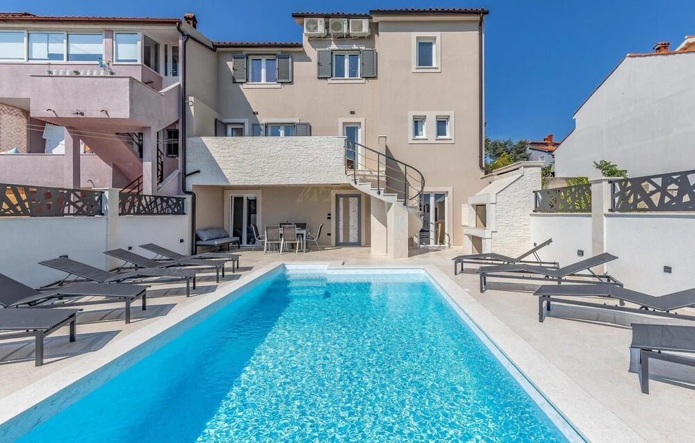 Beautiful Home in Banjole With Wifi and 3 Bedrooms