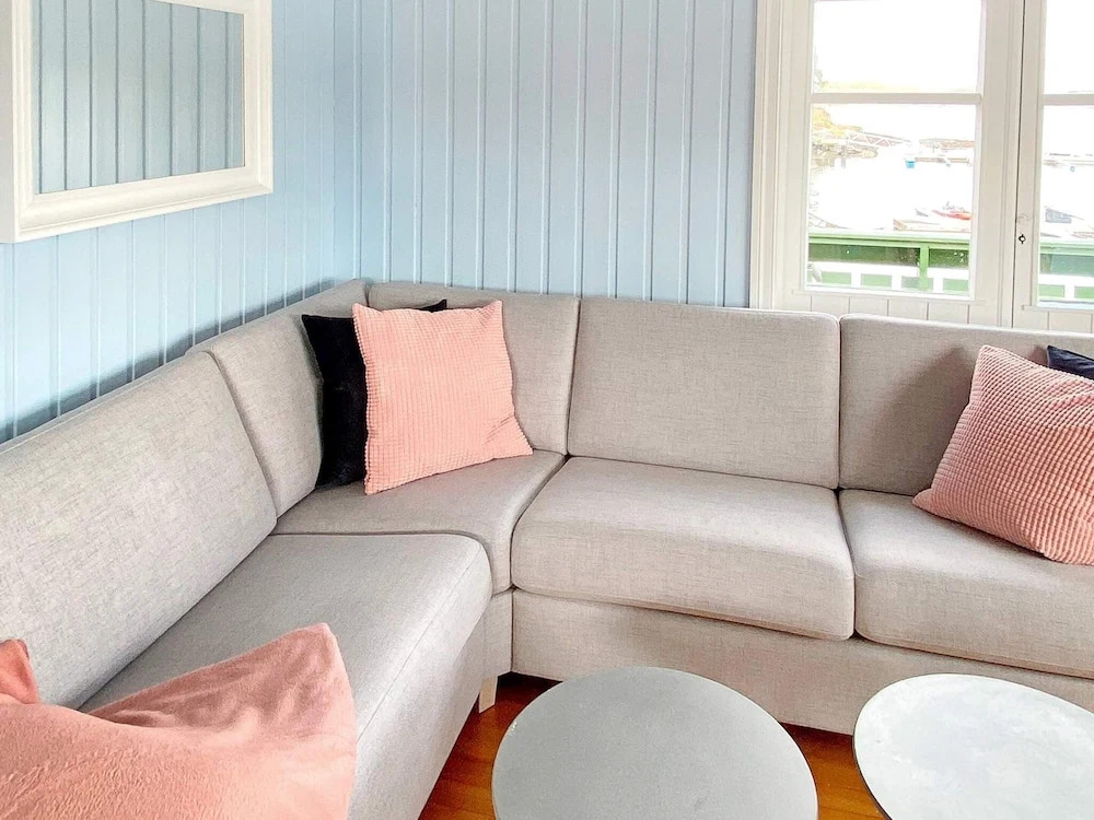 6 person holiday home in LINDÅS