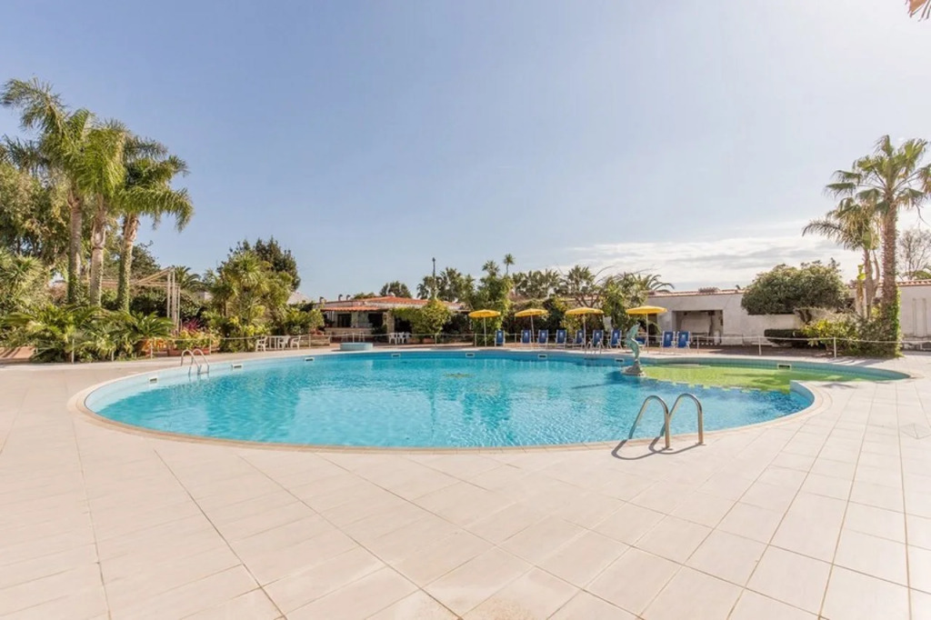 Marina Club Hotel