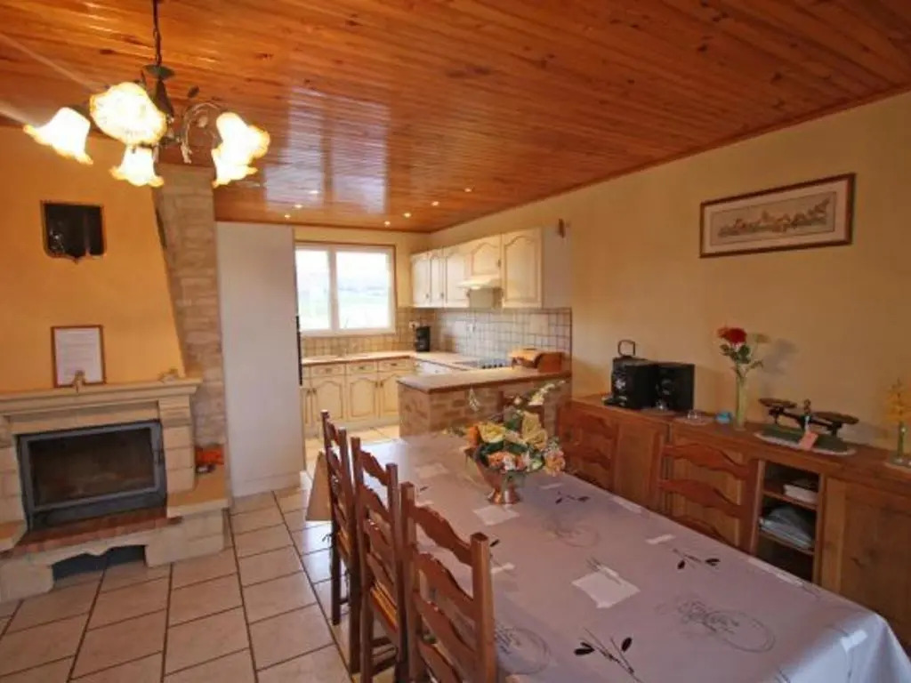 Gîte idéal pour cure thermale, proche port de plaisance, terrasse et grand terrain. - FR-1-589-69