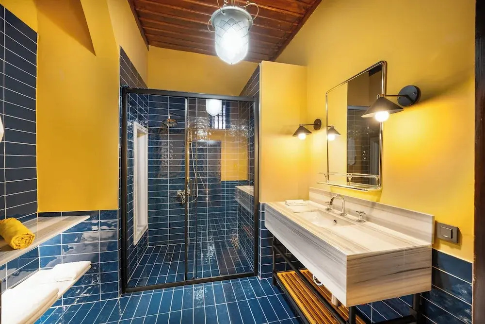 House 5 Hotel